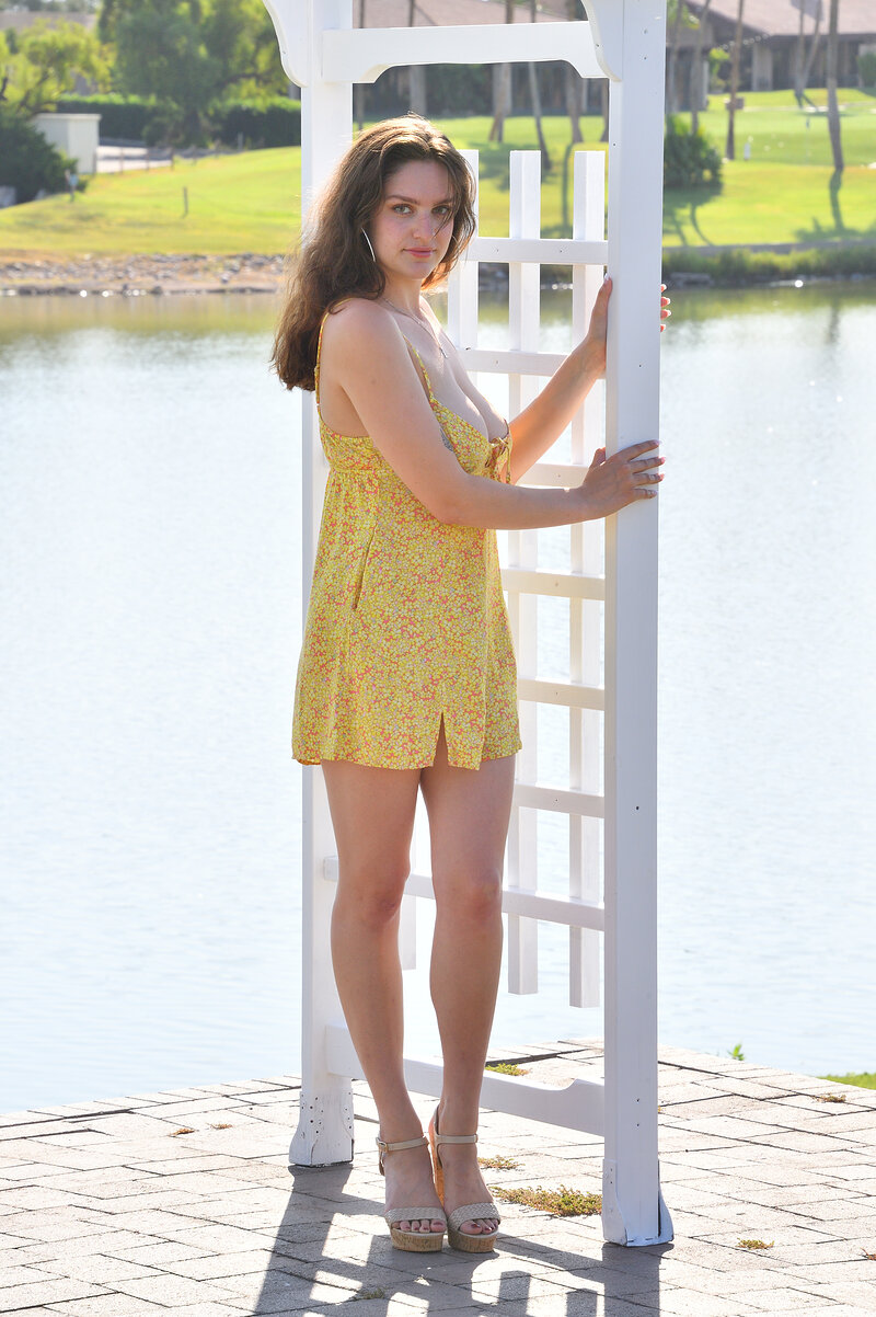 Анастасия, 22 года, 4 размер груди